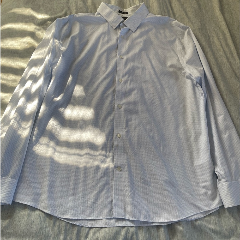 Banana Republic Untucked Slim Fit dress shirt